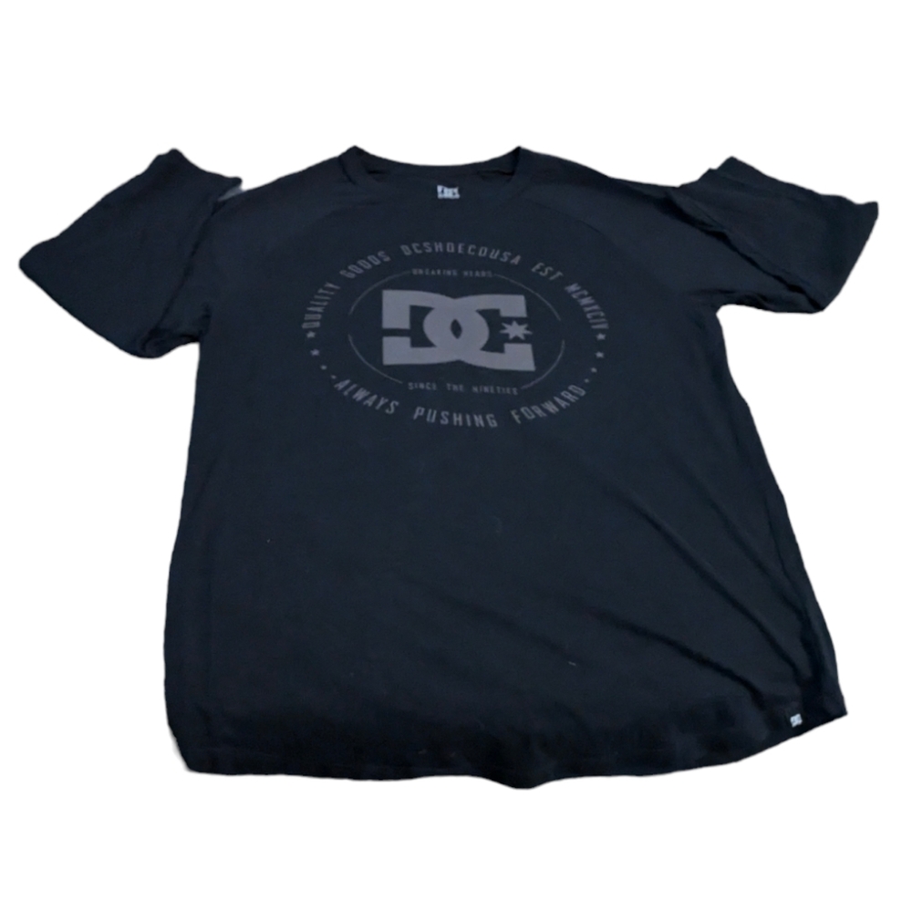 DC Shoe Co. USA Black 3/4 Cropped Sleeve Top Men's Small*
